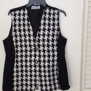 Ann Loy Original Black and white color Vest size. S. NWOT.  #396